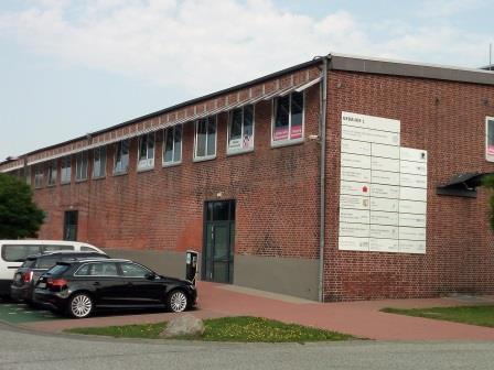 Mit Ladestation, Photovoltaik-Markise in Kiel